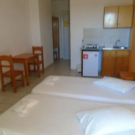 Oasis Aparthotel 3*