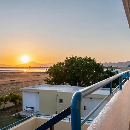 Oasis Aparthotel 3*