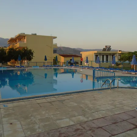 Lägenhetshotell Oasis 3*