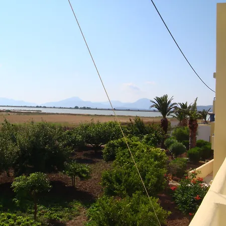 Oasis Aparthotel 3*